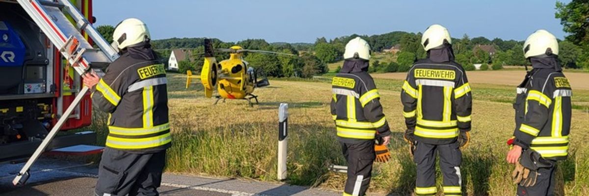 FW-EN: Motorrad kollidiert mit Traktor