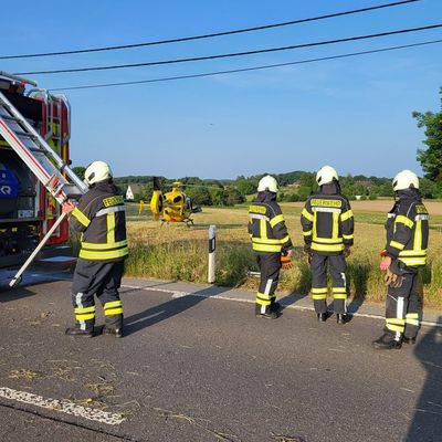 FW-EN: Motorrad kollidiert mit Traktor