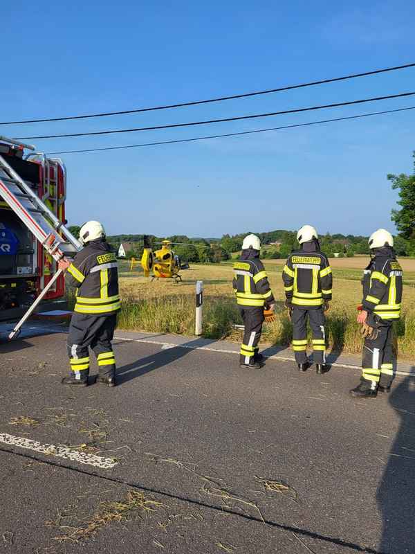 FW-EN: Motorrad kollidiert mit Traktor
