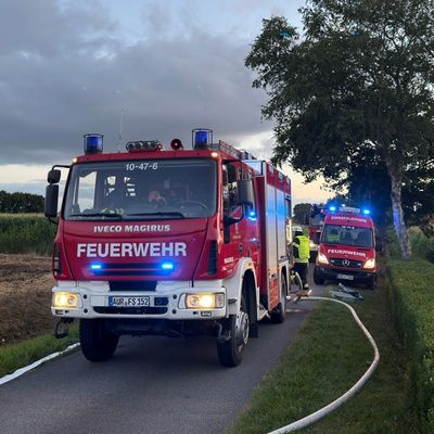 FW-AUR: Hochvoltbatterie von E-Fahrzeug entflammt