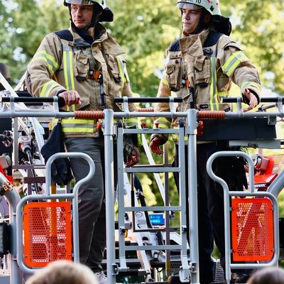 FW-GL: Feuerwehr Bergisch Gladbach stellt dritte Drehleiter in Dienst