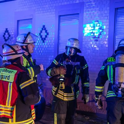 FW LK Neunkirchen: Feuerwehr rettet Meerschweinchen aus brennendem Haus