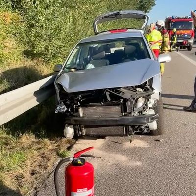 FW Alpen: Pkw schleudert auf der Autobahn 57 umher und Zimmerbrand in einer anderen Stadt