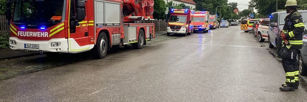 FW-M: 17 Verletzte in Schule durch Reizgas (Allach)
