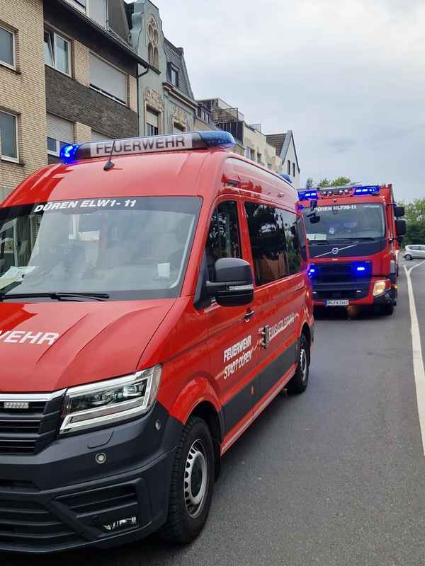 FW Düren: Feuer in Küche - Feuerwehr verhindert größere Schäden