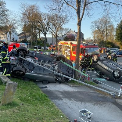 FW-DO: PKW-Unfall mit zwei verletzten Personen
