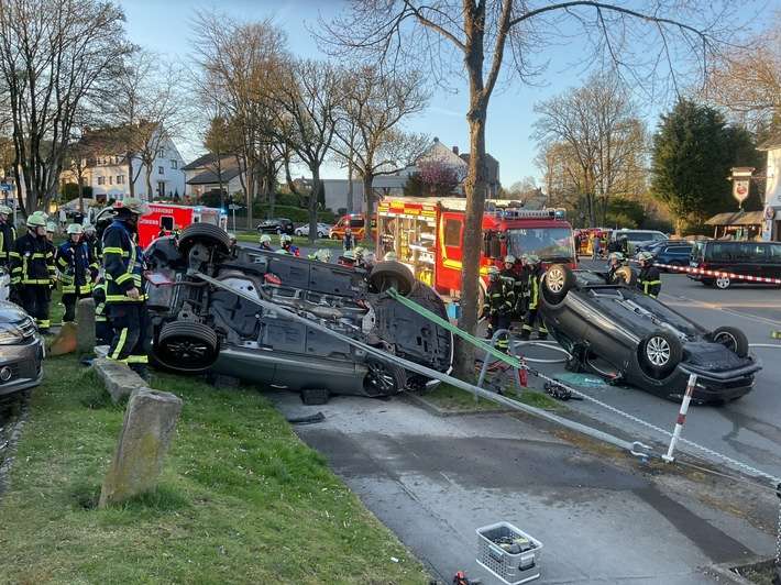 FW-DO: PKW-Unfall mit zwei verletzten Personen