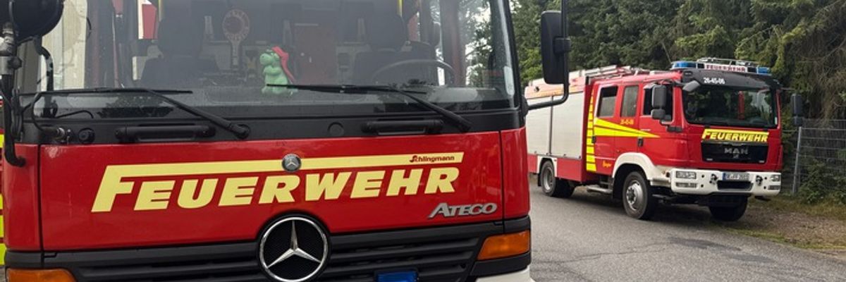 FW-SE: Feuer im Dachbereich einer Industriehalle