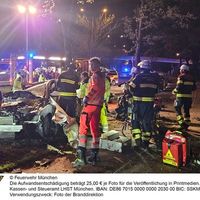 FW-M: Schwerer Verkehrsunfall mit zwei Verletzten (Neuperlach)