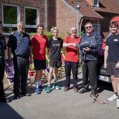 FW-LFVSH: Feuerwehren legen über 3.000 Kilometer nur mit Muskelkraft zurück: "FitQuerBeet" erreicht nach einem Jahr großes Finale in Flensburg