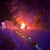 FW-Velbert: Schwerer Verkehrsunfall mit Fahrzeugbrand - eine Person schwer verletzt