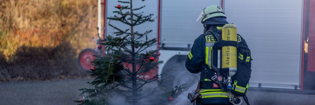 FW-LFVSH: Feuerwehr gibt Tipps für eine sichere Winter- und Weihnachtssaison
