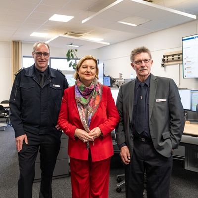 FW Bremerhaven: Innensenatorin Dr. Eva Högl besucht die Feuerwehr Bremerhaven