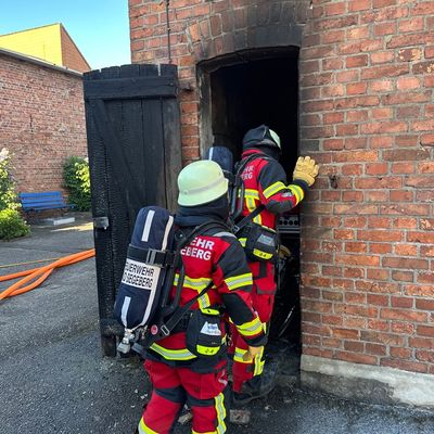 FW Bad Segeberg: FW Bad Segeberg: Brennende Gartenhütte sorgt für einen größeren Einsatz der Feuerwehr Bad Segeberg