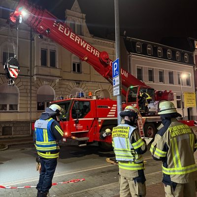 FW-EN: Teileinsturz eines Daches sorgt für Großeinsatz in Gevelsberg