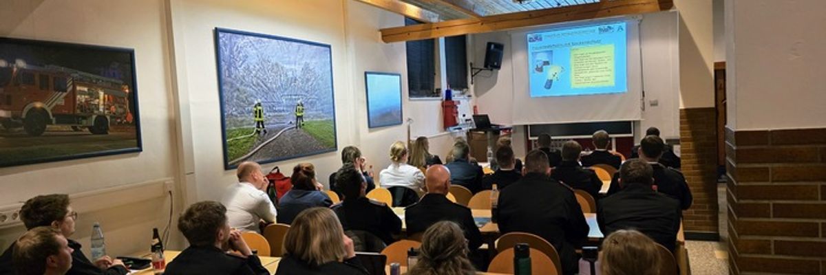 FW-AR: 23 Einsatzkräfte beenden ihre Grundausbildung