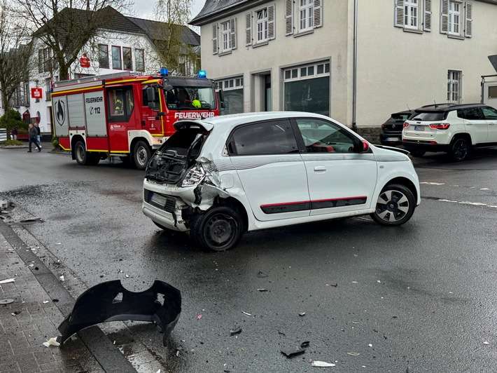 FW Wenden: Verkehrsunfall mit patientenorientierter Rettung in Wenden
