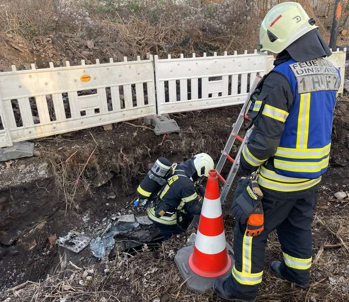 FW Dinslaken: Feuerwehr kontrolliert Bunker