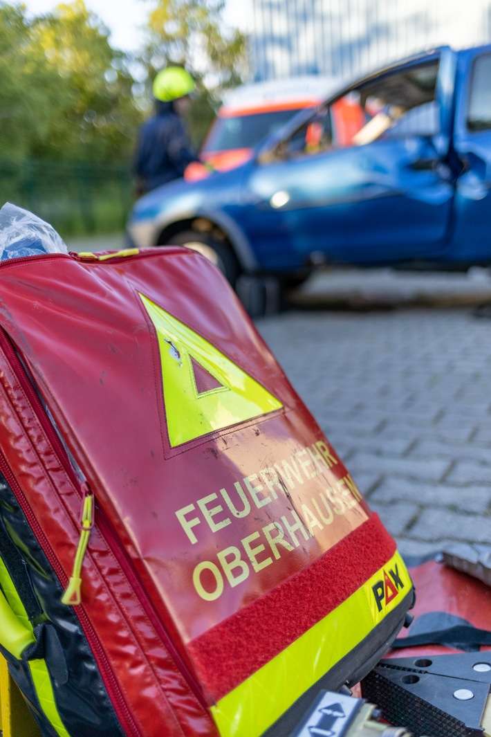 FW-OB: Schwerer Verkehrsunfall mit Linienbus auf der Ebertstraße - mehrere Beteiligte, keine Schwerverletzten