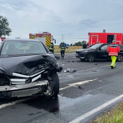 FW Lehrte: Unwettereinsätze und ein Großbrand beschäftigen die Feuerwehrkräfte der Stadt Lehrte den gesamten Montag