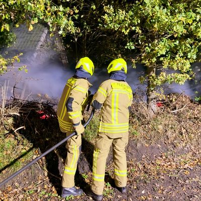 FW-OLL: Vegetationsbrand auf Nachbargrundstück von Mädchen der Jugendfeuerwehr gemeldet