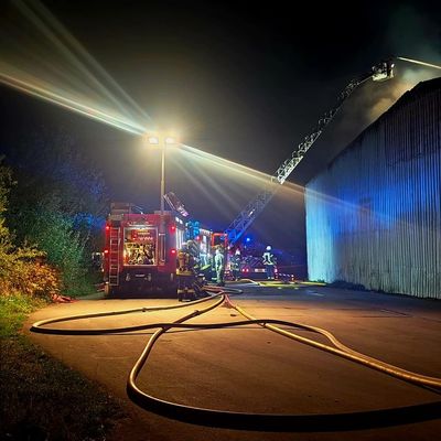 FW Dörentrup: Brand im Industriegebiet Dörentrup-Humfeld - Feuerwehr erneut im Großeinsatz