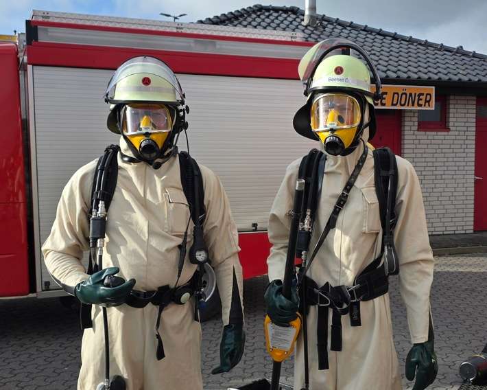 FW Celle: Kisten mit Hinweis auf radioaktive Gefahr lösen Feuerwehreinsatz in Altencelle aus!