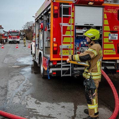 FW-DT: Dachstuhlbrand in der Hardenbergstraße