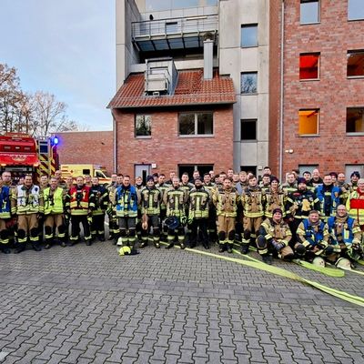 FW Hünxe: Feuerwehren aus Hamminkeln, Hünxe und Voerde trainieren gemeinsam in Münster