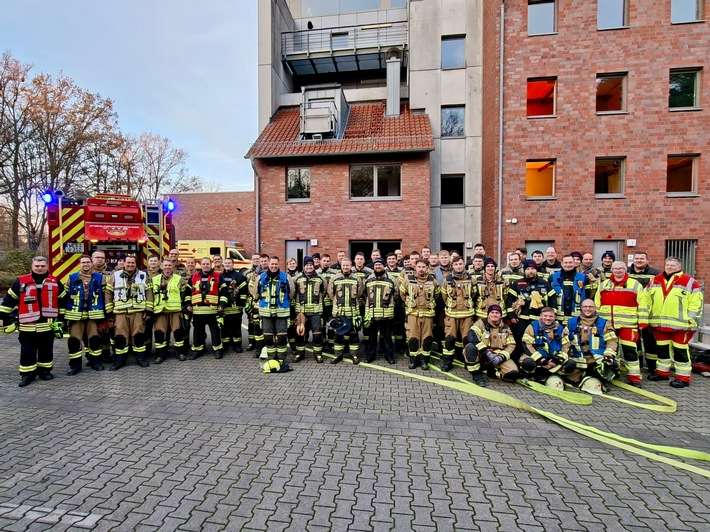 FW Hünxe: Feuerwehren aus Hamminkeln, Hünxe und Voerde trainieren gemeinsam in Münster