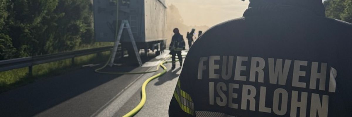 FW-MK: Lkw-Brand auf der Autobahn