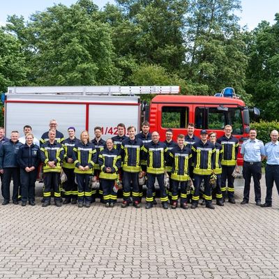 FW Flotwedel: Verstärkung für die Einsatzabteilungen: 15 Feuerwehrleute schließen Ausbildung erfolgreich ab