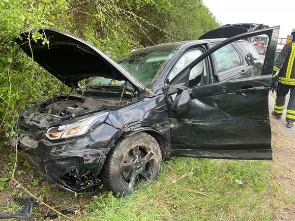 FW-DO: Ein Verkehrsunfall und eine ausgelöste Brandmeldeanlage im Tunnel Wambel sorgen für Stau auf der B236