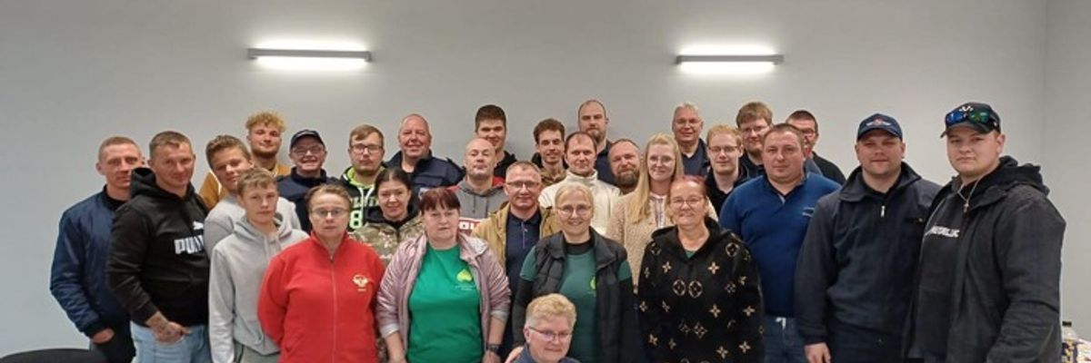 FW Lehrte: Feuer der Freundschaft neu entfacht - Delegation der Stadtfeuerwehr Lehrte besucht die Feuerwehr im polnischen Trzcianka zum 80 jährigen Jubiläum