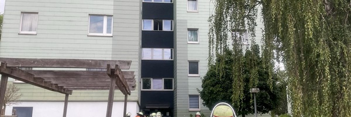 FW-DO: Feuerwehr betreut 40 Personen bei Kellerbrand