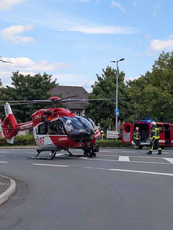 FW-EN: Verkehrsunfall in Breckerfeld: Feuerwehr sichert Hubschrauberlandung