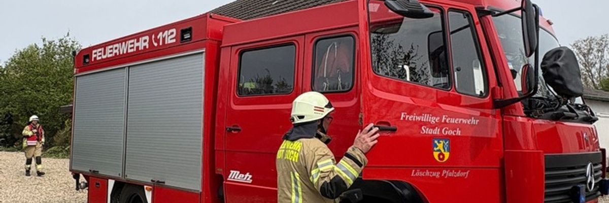 Feuerwehr Goch: Hausbewohner spritzt Lampenöl in Kamin