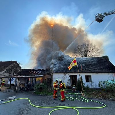 KFV Bodenseekreis: Großeinsatz für die Feuerwehr: Wohnhausbrand in Bermatingen
