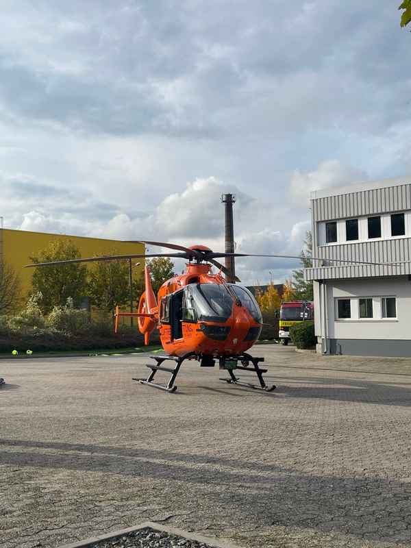 FW Ratingen: Ratingen, Breitscheider Weg, Gewerbepark