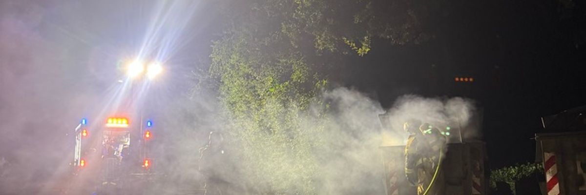 FW-EN: Feuerwehr löscht Kleinbrand und brennenden Container