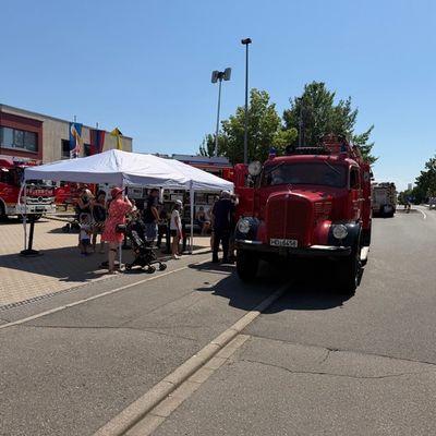 FW Weinheim: Feuerwehr zum Anfassen und Ehrenamt mit Herz - 112 Eindrücke beim Tag der offenen Tür im Feuerwehrzentrum Weinheim