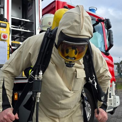 FW Celle: Kisten mit Hinweis auf radioaktive Gefahr lösen Feuerwehreinsatz in Altencelle aus!