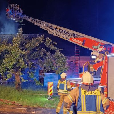 FW-SE: Dachstuhlbrand eines Einfamilienhauses in Ellerau