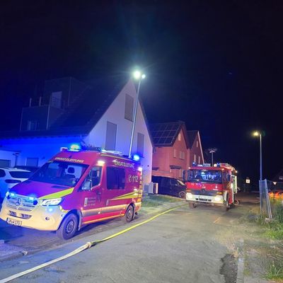 FW-WRN: Dachstuhlbrand in Werne - Feuerwehr verhindert Ausbreitung des Feuers