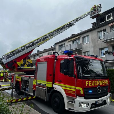 FW-Velbert: Brand in Mehrfamilienhaus in Velbert-Neviges
