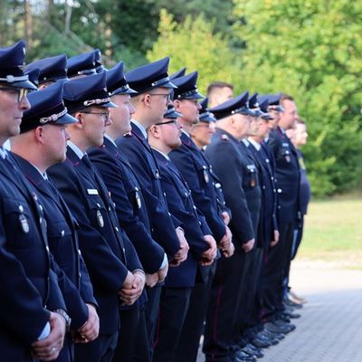 FW Hambühren: 160 Jahre Feuerwehrdienst gewürdigt / Kameradschaftsabend mit Beförderungen und besonderen Ehrungen