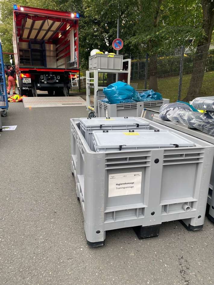 FW-Velbert: Brand in einem Firmengebäude am Rosenkamp
