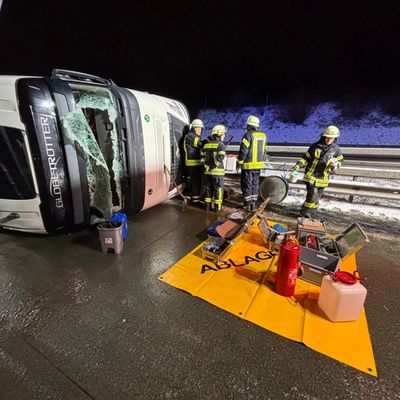 FW-ROW: Sattelzug verunfallt auf A1