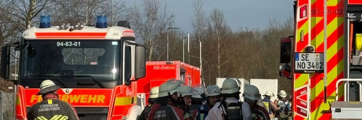 FW Norderstedt: Gefahrguteinsatz Lemsahler Weg