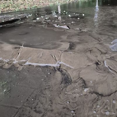 FW-OLL: Wasserrohrbruch unter der Straße